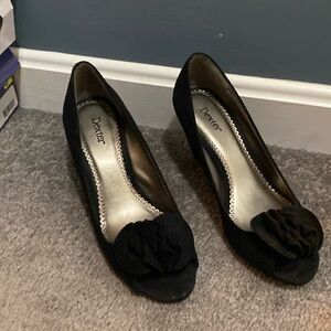 Dexter - suede size 6 wedge
